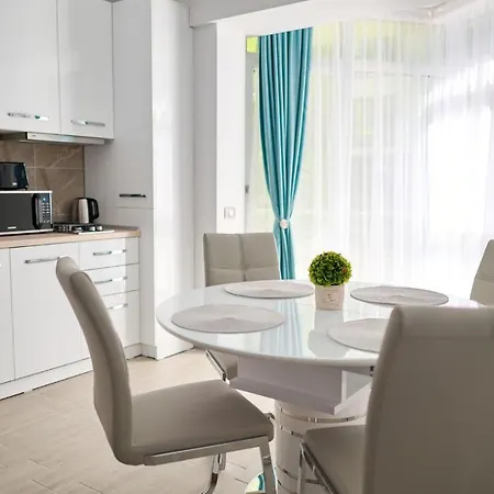 Sunset By The Sea - Pools Apartament *