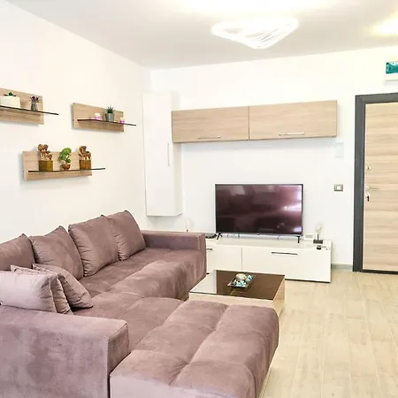 Sunset By The Sea - Pools Apartament Mamaia