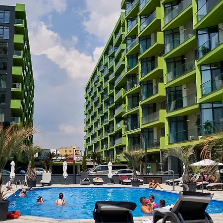 Sunset By The Sea - Pools Mamaia
