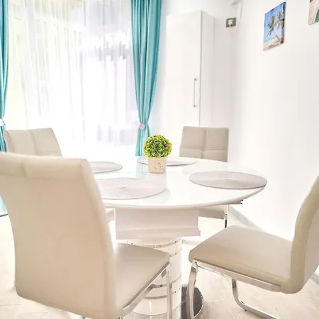 Apartment Sunset By The Sea - Pools Mamaia