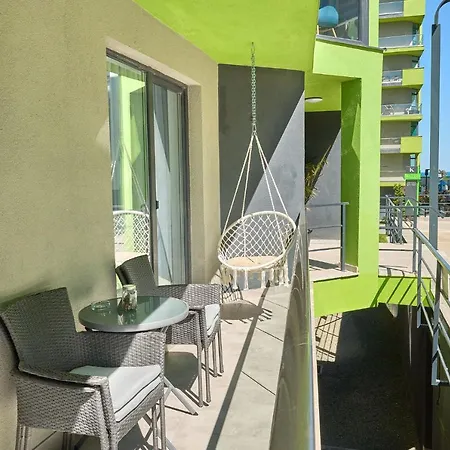 Sunset By The Sea - Pools Apartamento Mamaia